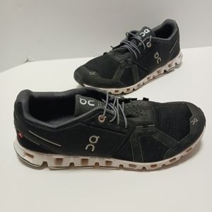 On Cloud Womens Shoes Size 9